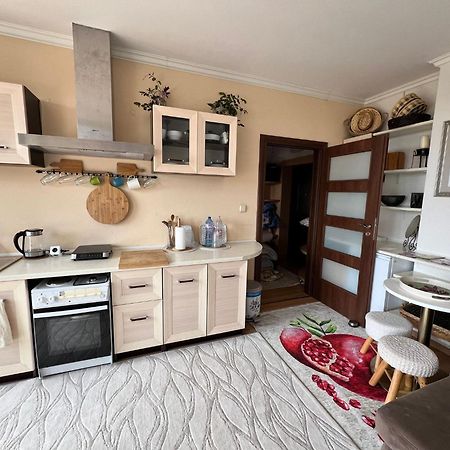 Downtown Central Apartment With Working Kitchen, City Views & Free Parking Kazanłyk Zewnętrze zdjęcie