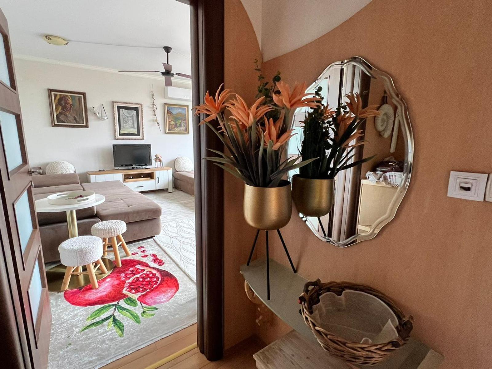 Downtown Central Apartment With Working Kitchen, City Views & Free Parking Kazanłyk Zewnętrze zdjęcie
