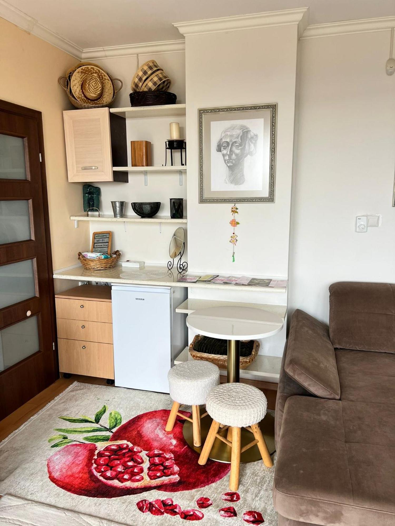Downtown Central Apartment With Working Kitchen, City Views & Free Parking Kazanłyk Zewnętrze zdjęcie