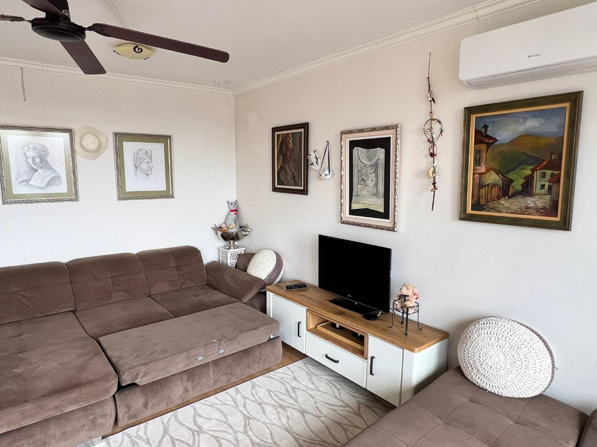 Downtown Central Apartment With Working Kitchen, City Views & Free Parking Kazanłyk Zewnętrze zdjęcie