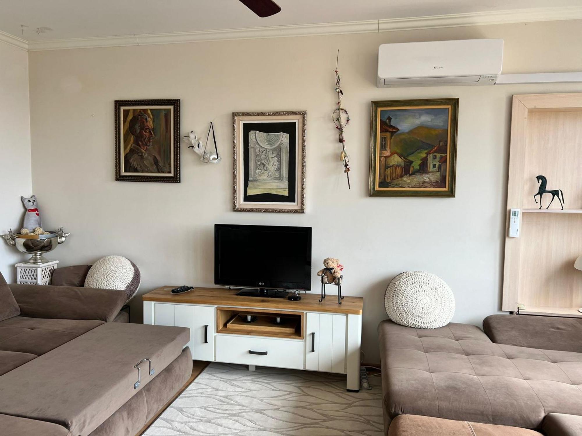 Downtown Central Apartment With Working Kitchen, City Views & Free Parking Kazanłyk Zewnętrze zdjęcie