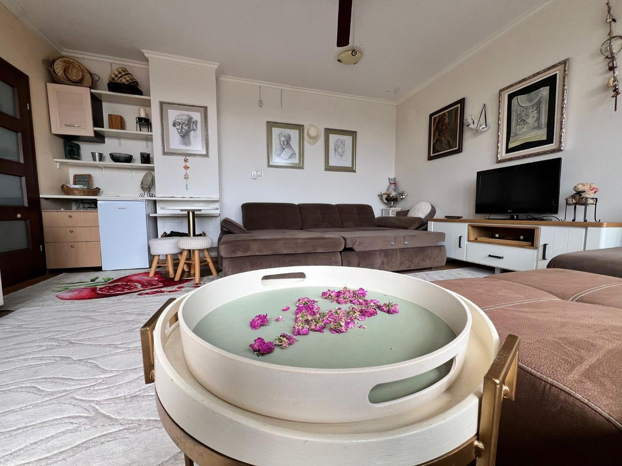Downtown Central Apartment With Working Kitchen, City Views & Free Parking Kazanłyk Zewnętrze zdjęcie