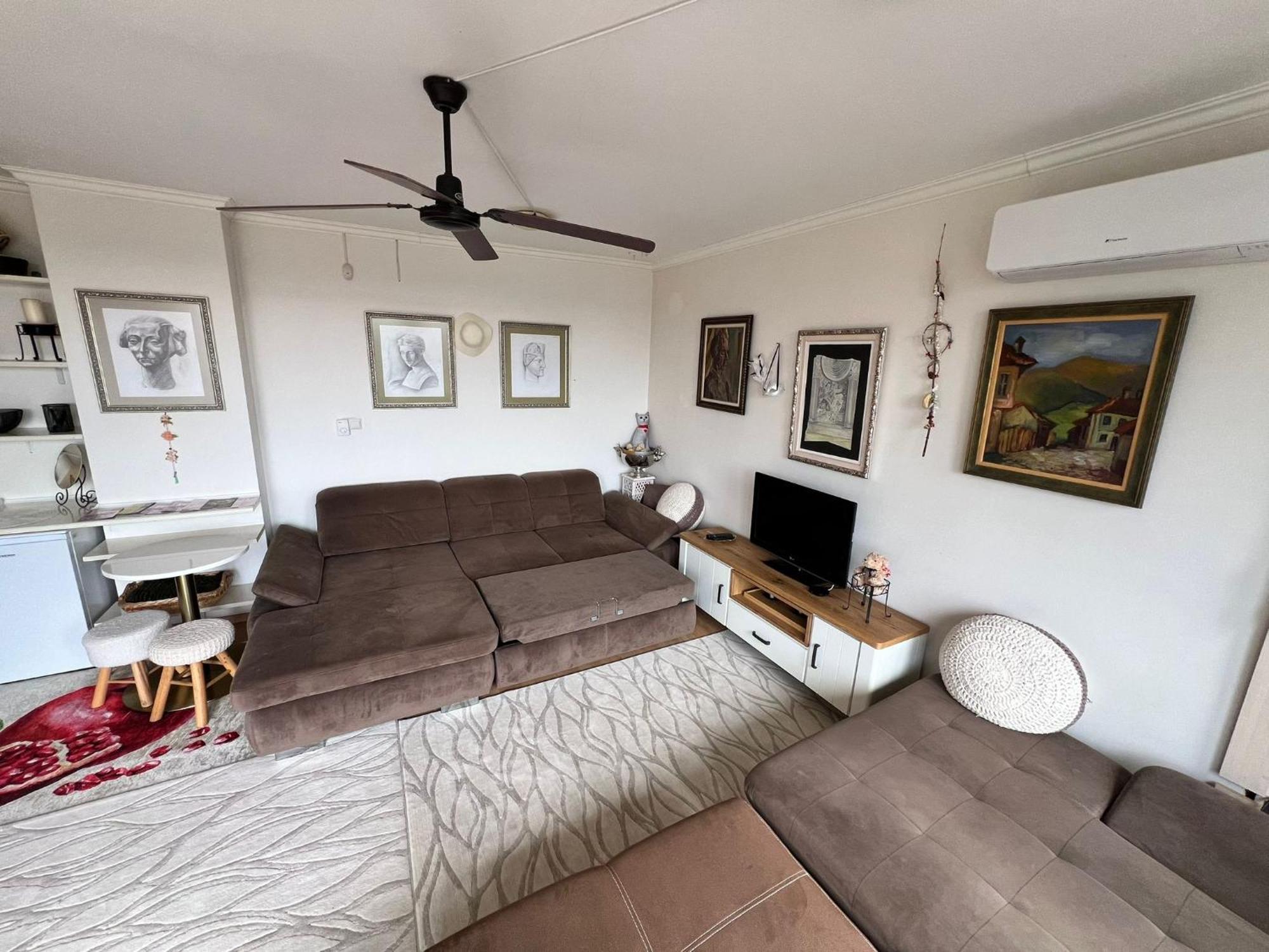 Downtown Central Apartment With Working Kitchen, City Views & Free Parking Kazanłyk Zewnętrze zdjęcie