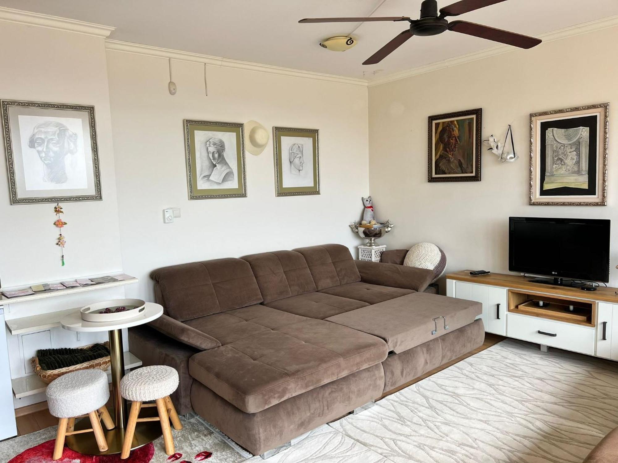 Downtown Central Apartment With Working Kitchen, City Views & Free Parking Kazanłyk Zewnętrze zdjęcie