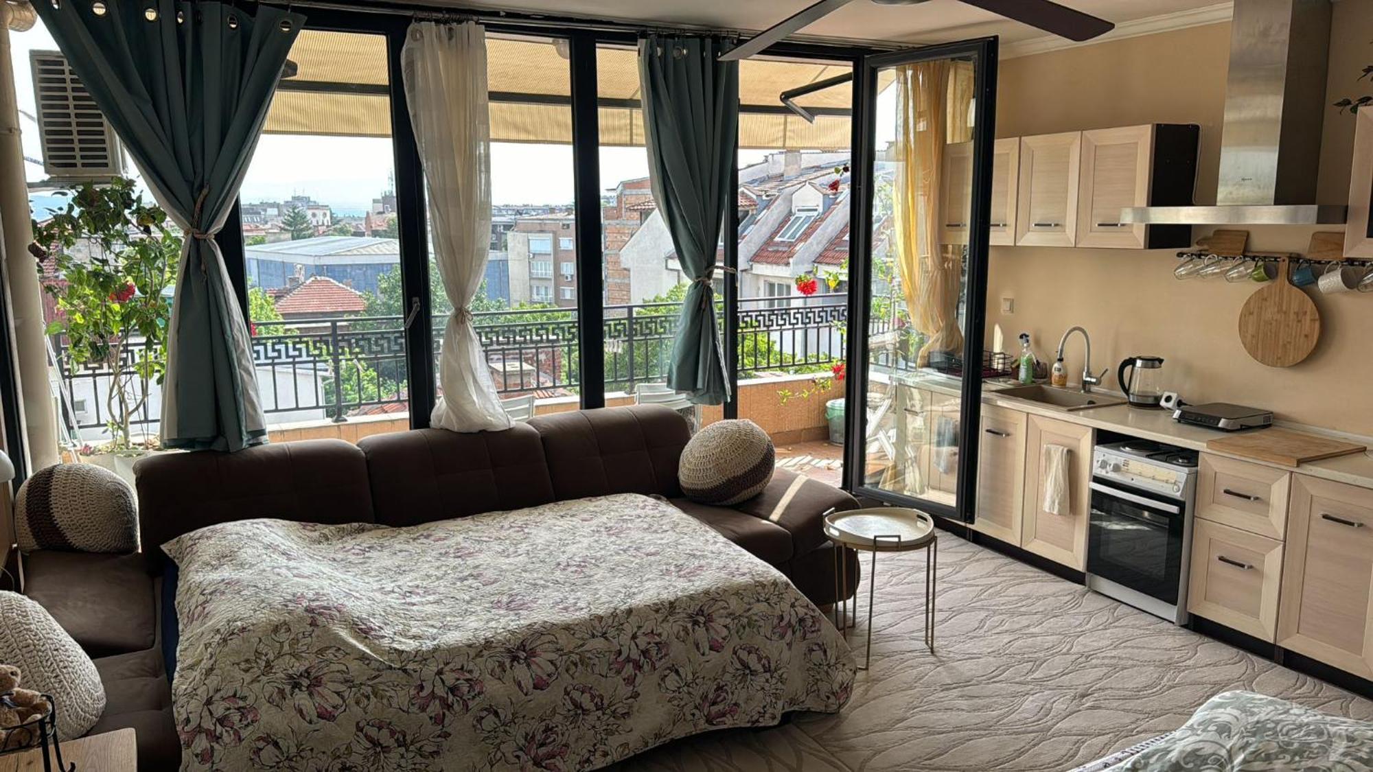 Downtown Central Apartment With Working Kitchen, City Views & Free Parking Kazanłyk Zewnętrze zdjęcie