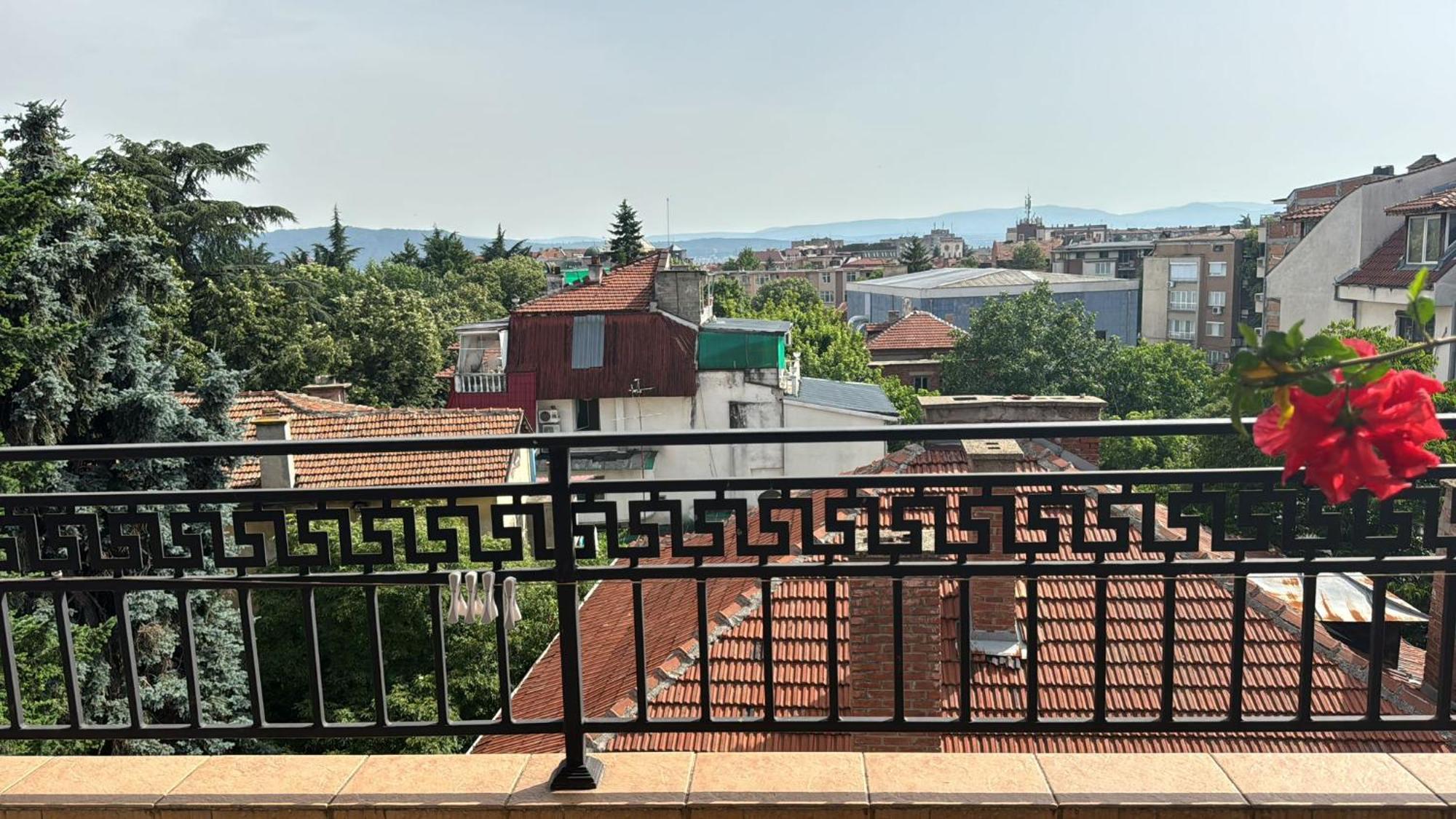 Downtown Central Apartment With Working Kitchen, City Views & Free Parking Kazanłyk Zewnętrze zdjęcie